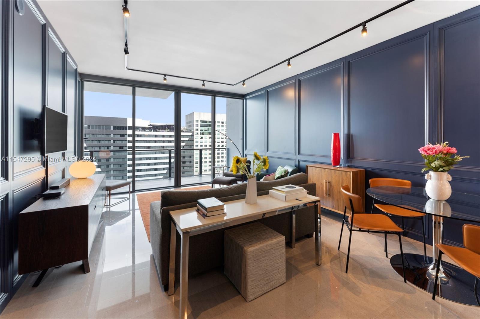 88 SW 7th St 1708, Miami, Florida 33130, 1 Bedroom Bedrooms, ,1 BathroomBathrooms,Residentiallease,For Rent,88 SW 7th St 1708,A11547295