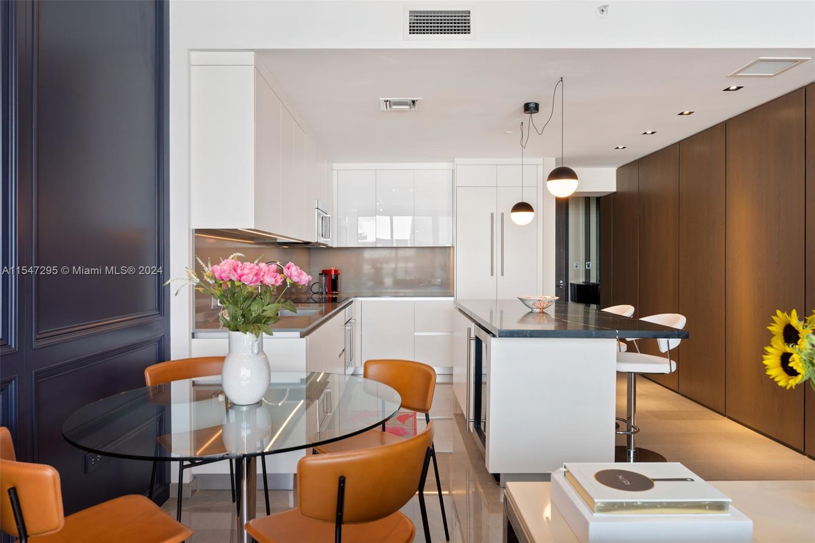 88 SW 7th St 1708, Miami, Florida 33130, 1 Bedroom Bedrooms, ,1 BathroomBathrooms,Residentiallease,For Rent,88 SW 7th St 1708,A11547295
