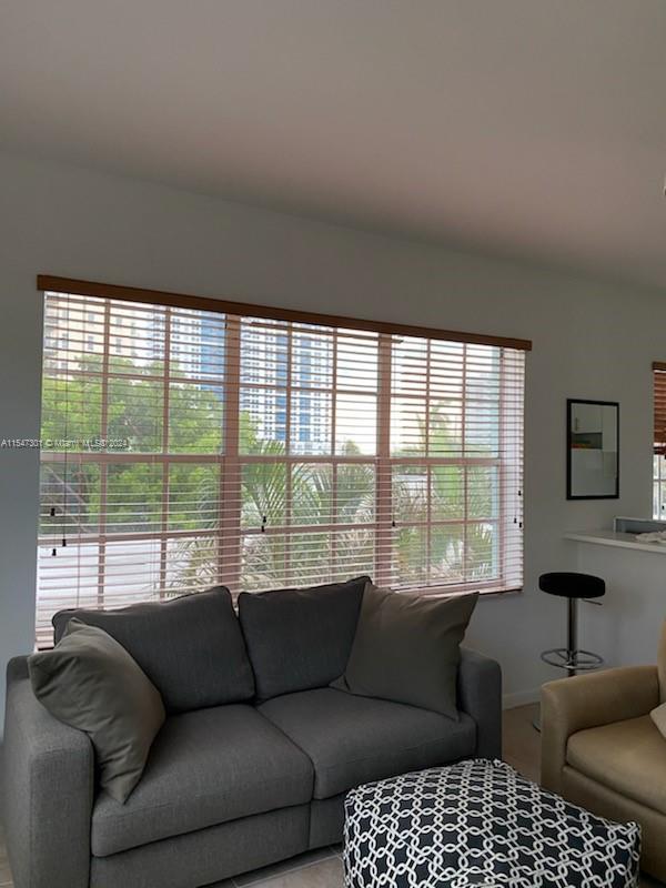 1523 West Ave 302, Miami Beach, Florida 33139, 1 Bedroom Bedrooms, ,1 BathroomBathrooms,Residential,For Sale,1523 West Ave 302,A11547301