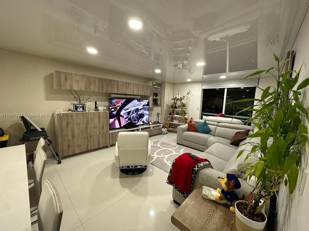 3000 Coral Way 1110, Miami, Florida 33145, 2 Bedrooms Bedrooms, ,2 BathroomsBathrooms,Residential,For Sale,3000 Coral Way 1110,A11547224