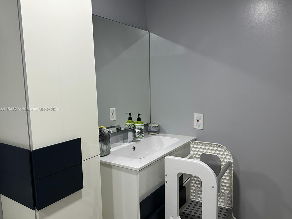 3000 Coral Way 1110, Miami, Florida 33145, 2 Bedrooms Bedrooms, ,2 BathroomsBathrooms,Residential,For Sale,3000 Coral Way 1110,A11547224
