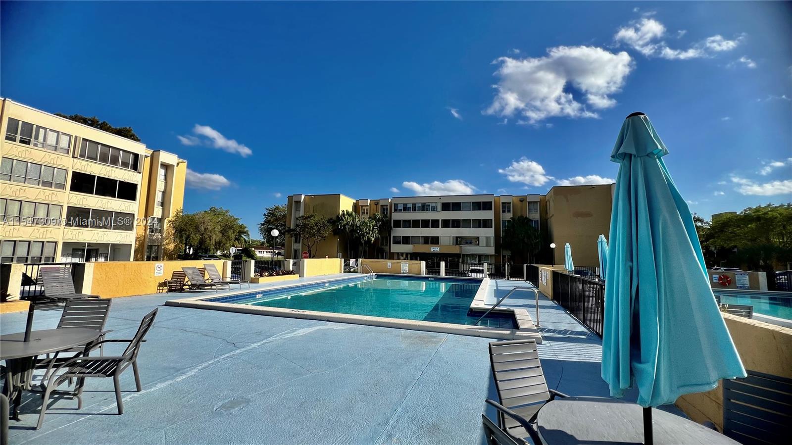 6901 SW 147th Ave 2E, Miami, Florida 33193, 3 Bedrooms Bedrooms, ,2 BathroomsBathrooms,Residential,For Sale,6901 SW 147th Ave 2E,A11547309