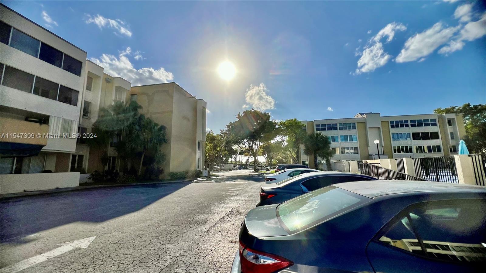 6901 SW 147th Ave 2E, Miami, Florida 33193, 3 Bedrooms Bedrooms, ,2 BathroomsBathrooms,Residential,For Sale,6901 SW 147th Ave 2E,A11547309