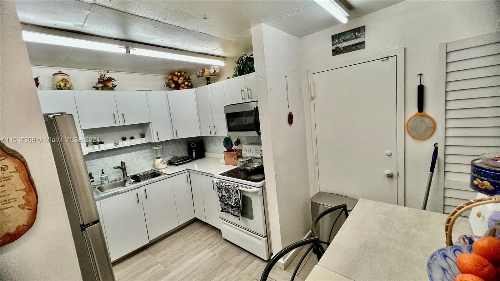 6901 SW 147th Ave 2E, Miami, Florida 33193, 3 Bedrooms Bedrooms, ,2 BathroomsBathrooms,Residential,For Sale,6901 SW 147th Ave 2E,A11547309