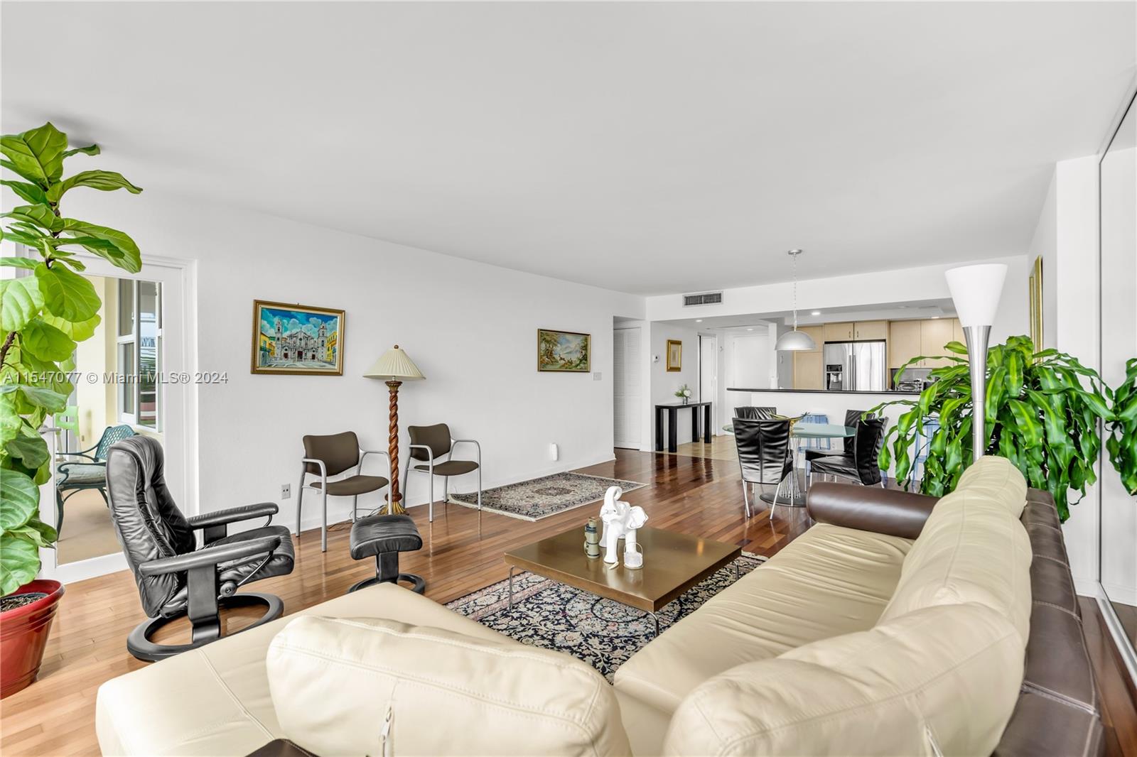 5600 Collins Ave 4S, Miami Beach, Florida 33140, 2 Bedrooms Bedrooms, ,2 BathroomsBathrooms,Residential,For Sale,5600 Collins Ave 4S,A11547077