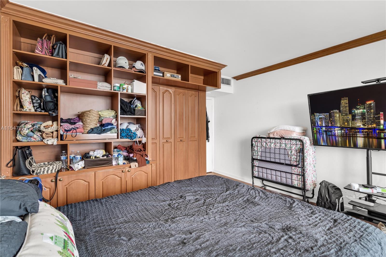 5600 Collins Ave 4S, Miami Beach, Florida 33140, 2 Bedrooms Bedrooms, ,2 BathroomsBathrooms,Residential,For Sale,5600 Collins Ave 4S,A11547077