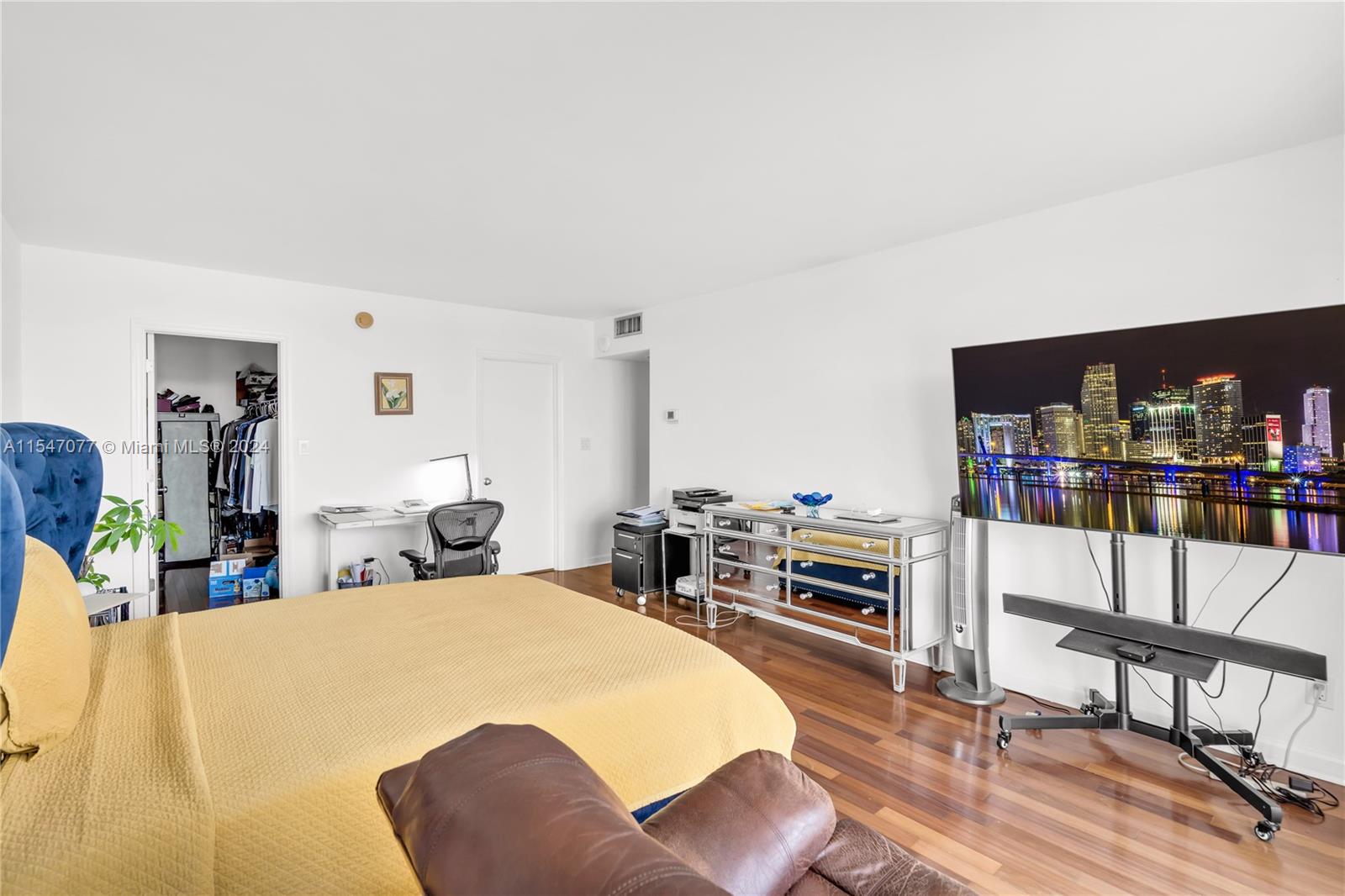 5600 Collins Ave 4S, Miami Beach, Florida 33140, 2 Bedrooms Bedrooms, ,2 BathroomsBathrooms,Residential,For Sale,5600 Collins Ave 4S,A11547077