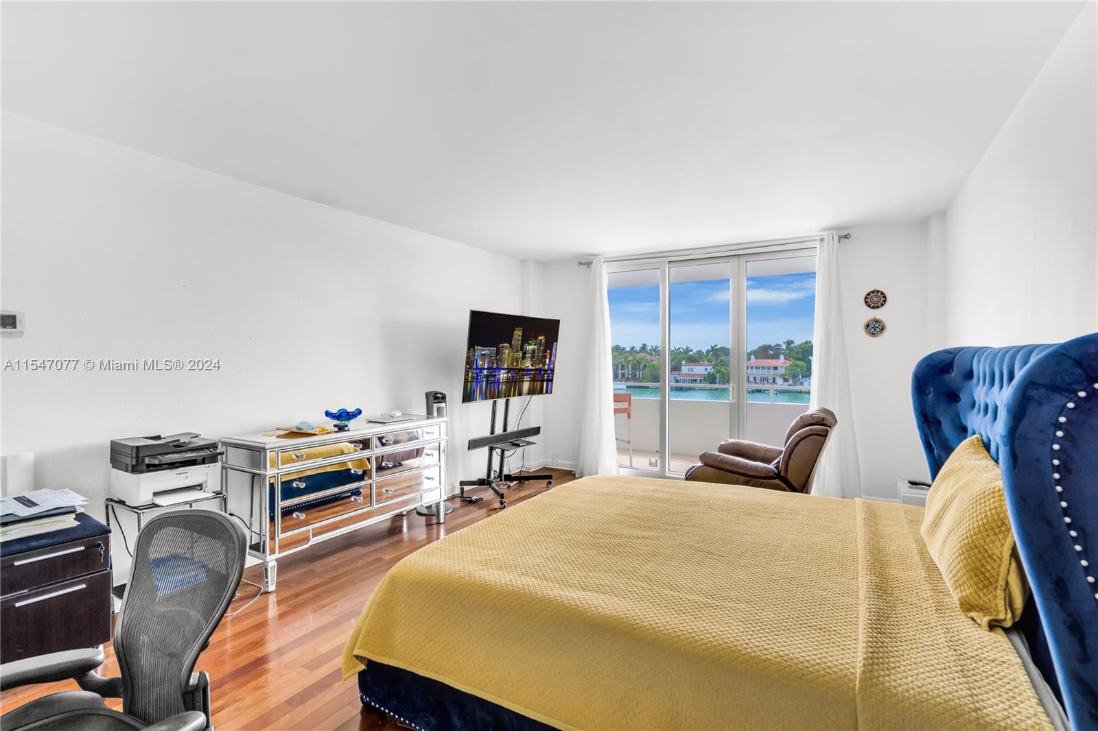 5600 Collins Ave 4S, Miami Beach, Florida 33140, 2 Bedrooms Bedrooms, ,2 BathroomsBathrooms,Residential,For Sale,5600 Collins Ave 4S,A11547077