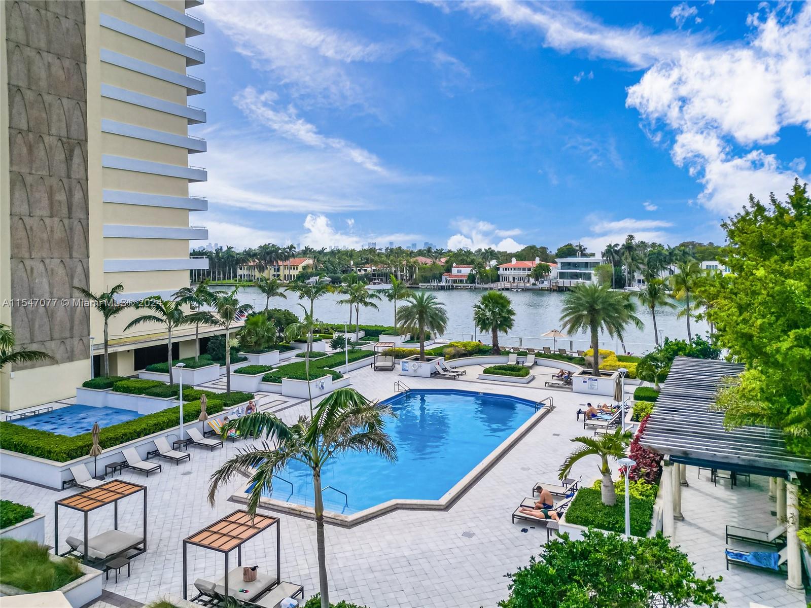 5600 Collins Ave 4S, Miami Beach, Florida 33140, 2 Bedrooms Bedrooms, ,2 BathroomsBathrooms,Residential,For Sale,5600 Collins Ave 4S,A11547077