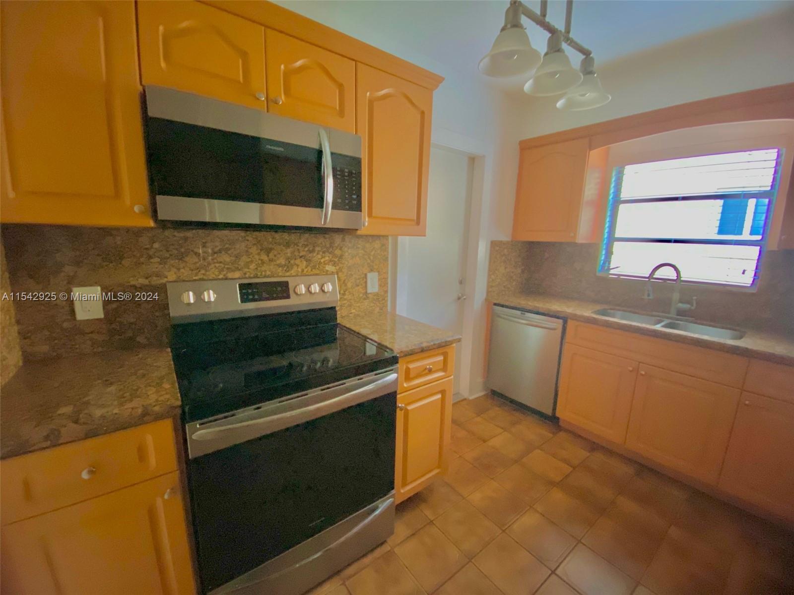 833 Lorca St, Coral Gables, Florida 33134, 3 Bedrooms Bedrooms, ,2 BathroomsBathrooms,Residentiallease,For Rent,833 Lorca St,A11542925