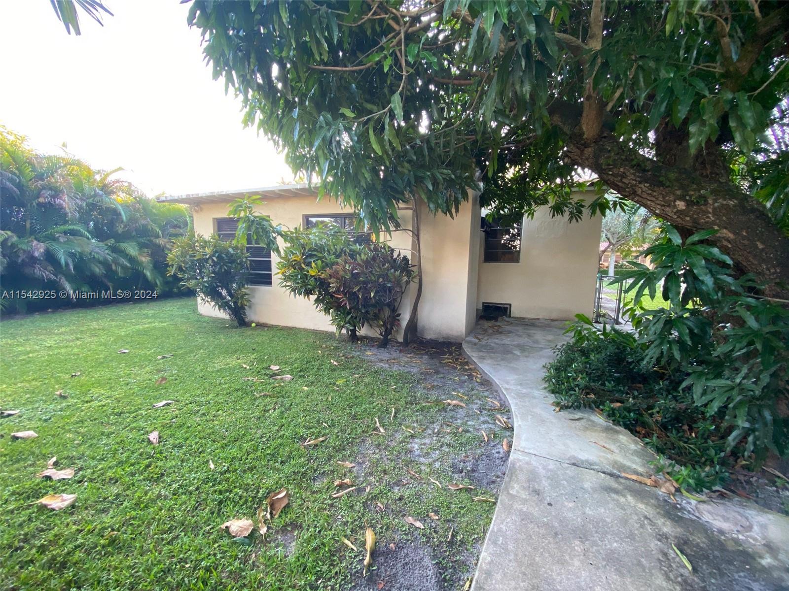 833 Lorca St, Coral Gables, Florida 33134, 3 Bedrooms Bedrooms, ,2 BathroomsBathrooms,Residentiallease,For Rent,833 Lorca St,A11542925
