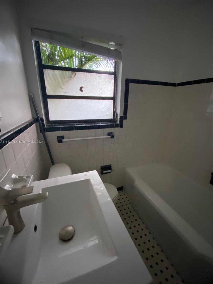 833 Lorca St, Coral Gables, Florida 33134, 3 Bedrooms Bedrooms, ,2 BathroomsBathrooms,Residentiallease,For Rent,833 Lorca St,A11542925