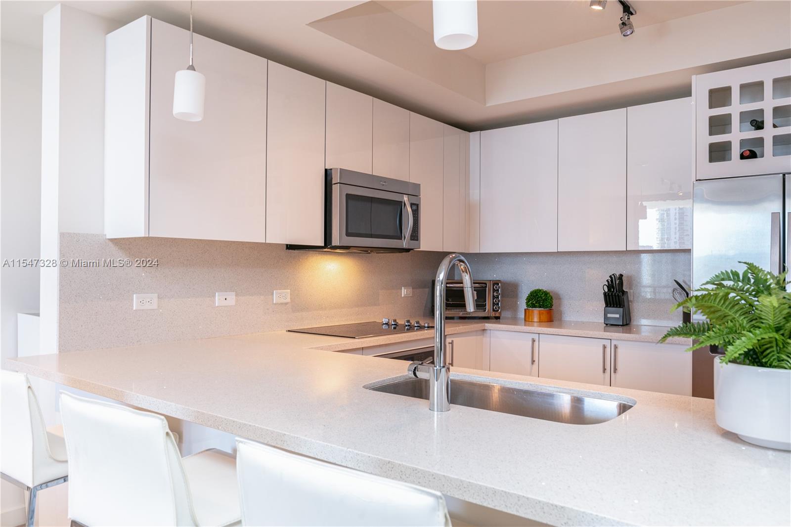 999 SW 1st Ave 2317, Miami, Florida 33131, 3 Bedrooms Bedrooms, ,2 BathroomsBathrooms,Residential,For Sale,999 SW 1st Ave 2317,A11547328