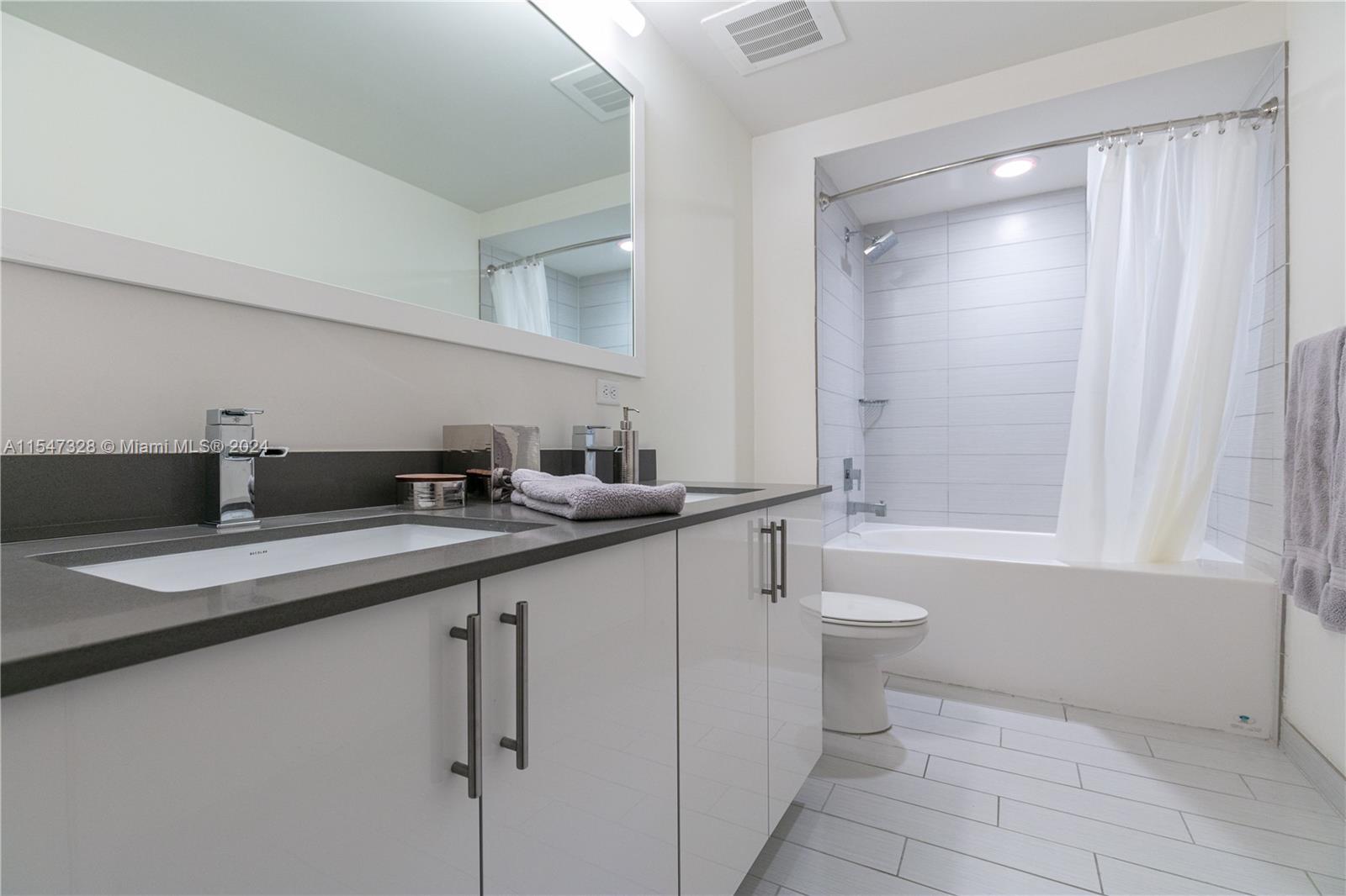 999 SW 1st Ave 2317, Miami, Florida 33131, 3 Bedrooms Bedrooms, ,2 BathroomsBathrooms,Residential,For Sale,999 SW 1st Ave 2317,A11547328