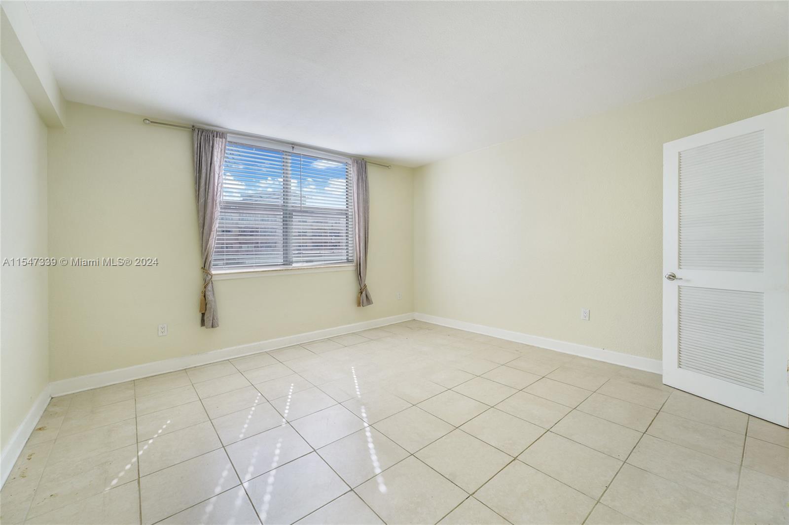 401 69th St 200, Miami Beach, Florida 33141, 2 Bedrooms Bedrooms, ,2 BathroomsBathrooms,Residential,For Sale,401 69th St 200,A11547339