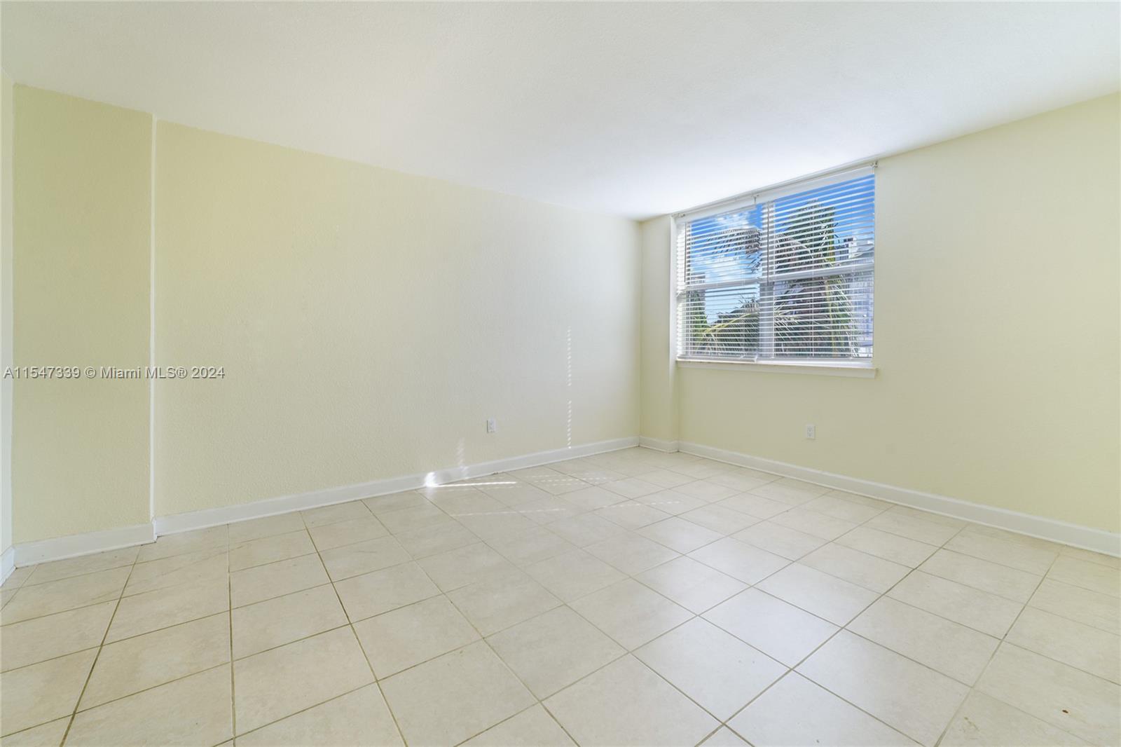 401 69th St 200, Miami Beach, Florida 33141, 2 Bedrooms Bedrooms, ,2 BathroomsBathrooms,Residential,For Sale,401 69th St 200,A11547339