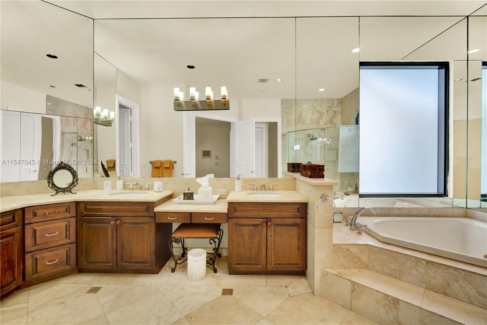 10651 67th Ct, Pinecrest, FL, 33156 United States, 5 Bedrooms Bedrooms, ,4 BathroomsBathrooms,Residential,For Sale,67th Ct,A11547045