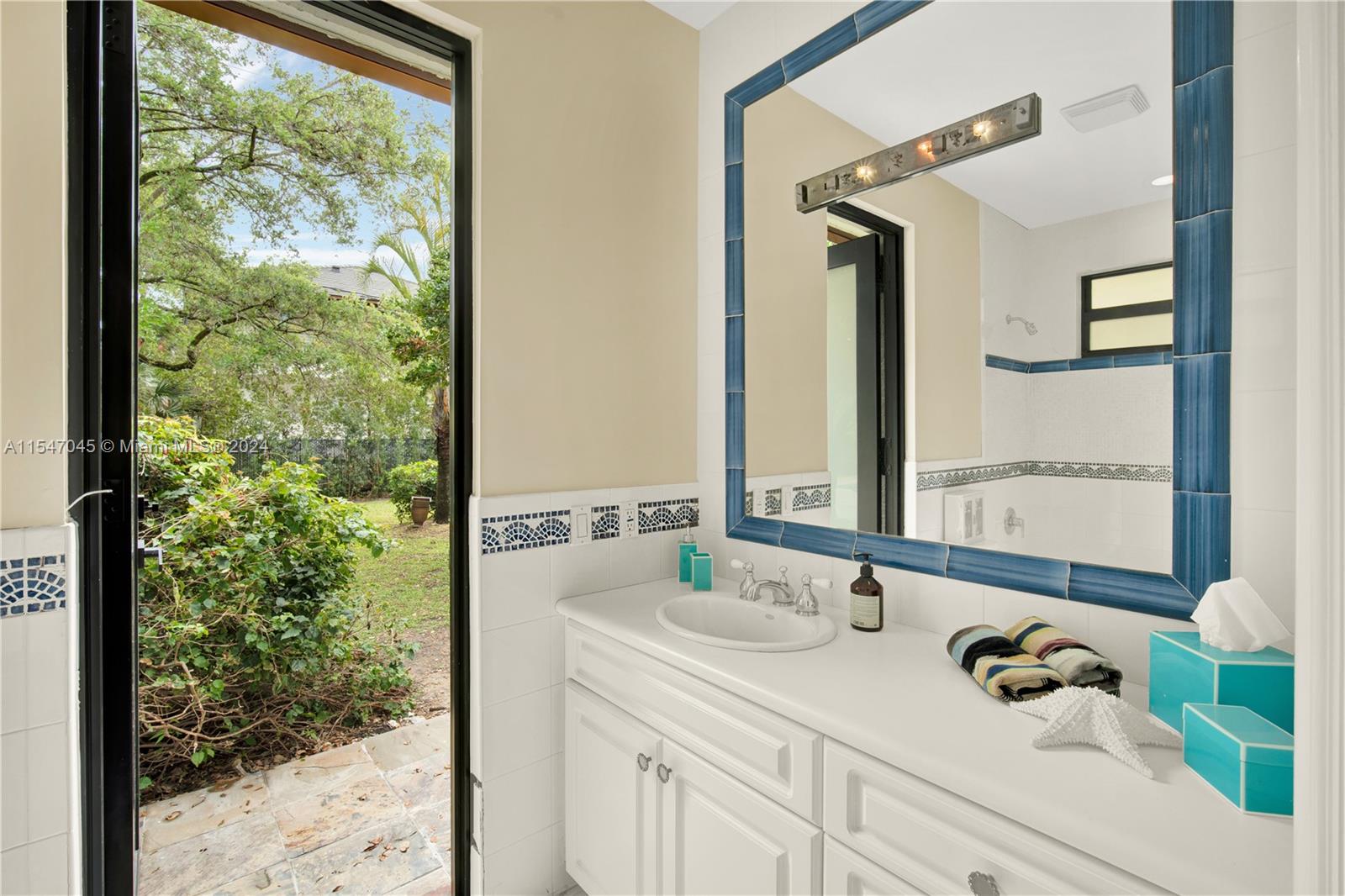 10651 67th Ct, Pinecrest, FL, 33156 United States, 5 Bedrooms Bedrooms, ,4 BathroomsBathrooms,Residential,For Sale,67th Ct,A11547045