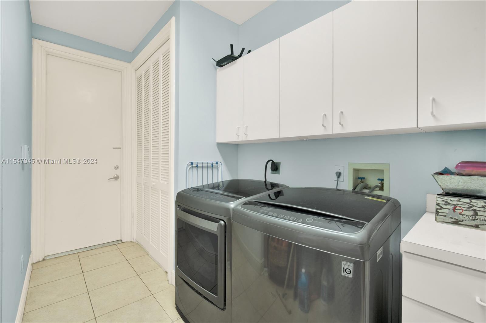 10651 67th Ct, Pinecrest, FL, 33156 United States, 5 Bedrooms Bedrooms, ,4 BathroomsBathrooms,Residential,For Sale,67th Ct,A11547045