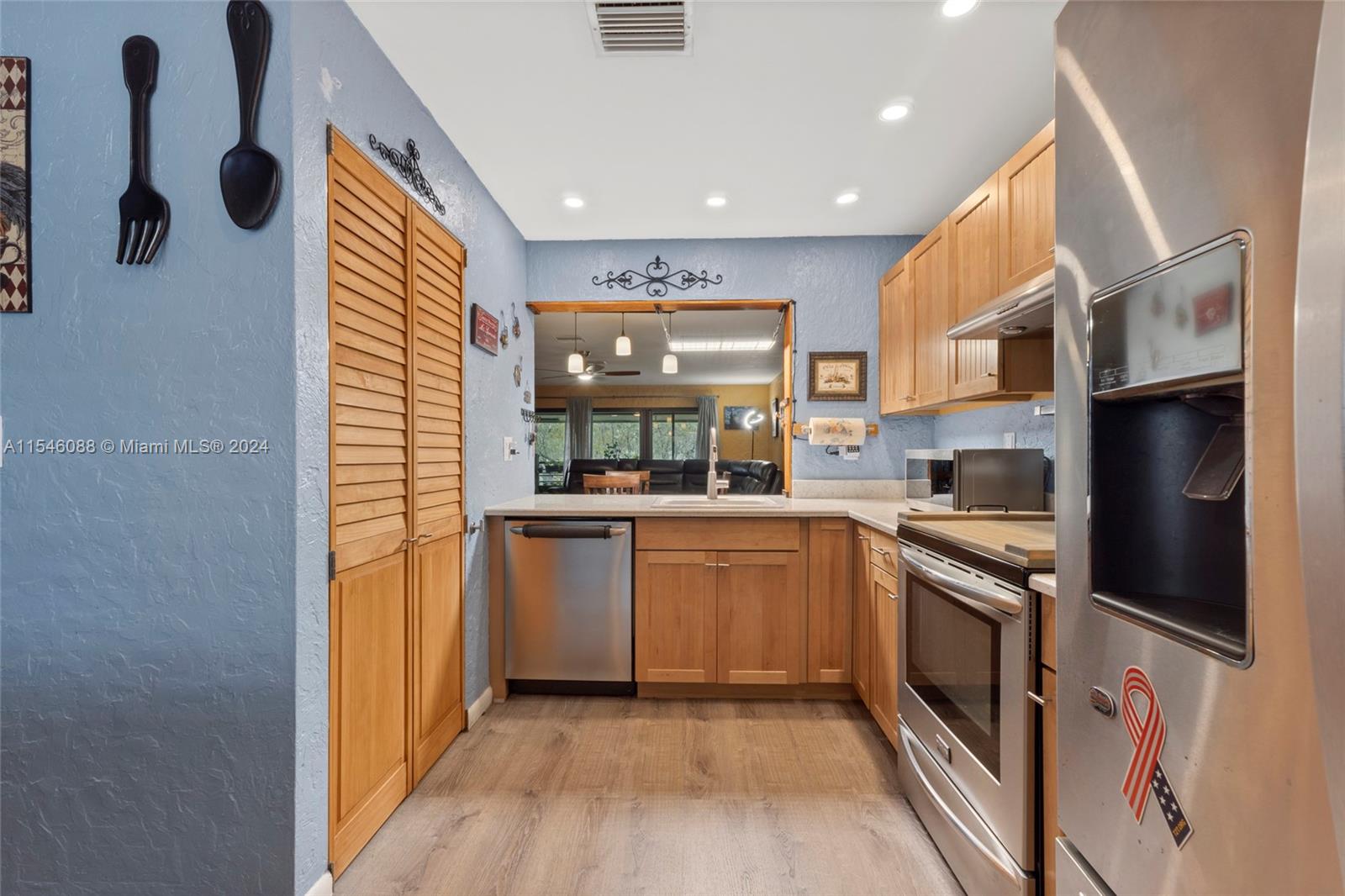216 W Laurel Dr 1307, Margate, Florida 33063, 2 Bedrooms Bedrooms, ,2 BathroomsBathrooms,Residential,For Sale,216 W Laurel Dr 1307,A11546088