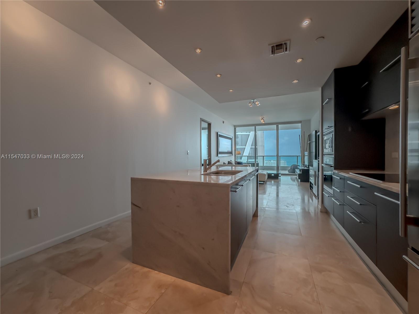 900 Biscayne Blvd 5108, Miami, Florida 33132, 2 Bedrooms Bedrooms, 6 Rooms Rooms,3 BathroomsBathrooms,Residential,For Sale,900 Biscayne Blvd 5108,A11547033