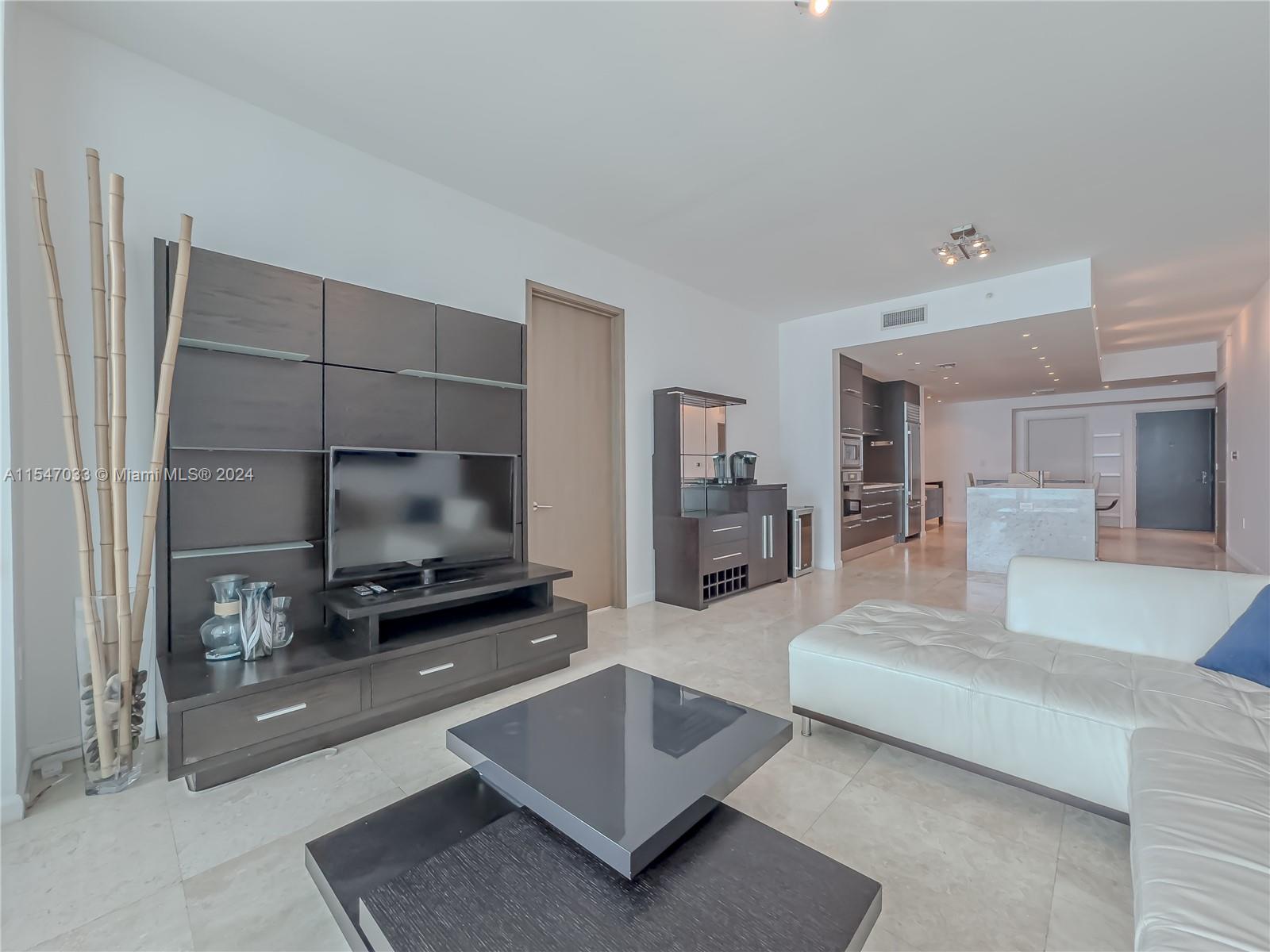 900 Biscayne Blvd 5108, Miami, Florida 33132, 2 Bedrooms Bedrooms, 6 Rooms Rooms,3 BathroomsBathrooms,Residential,For Sale,900 Biscayne Blvd 5108,A11547033