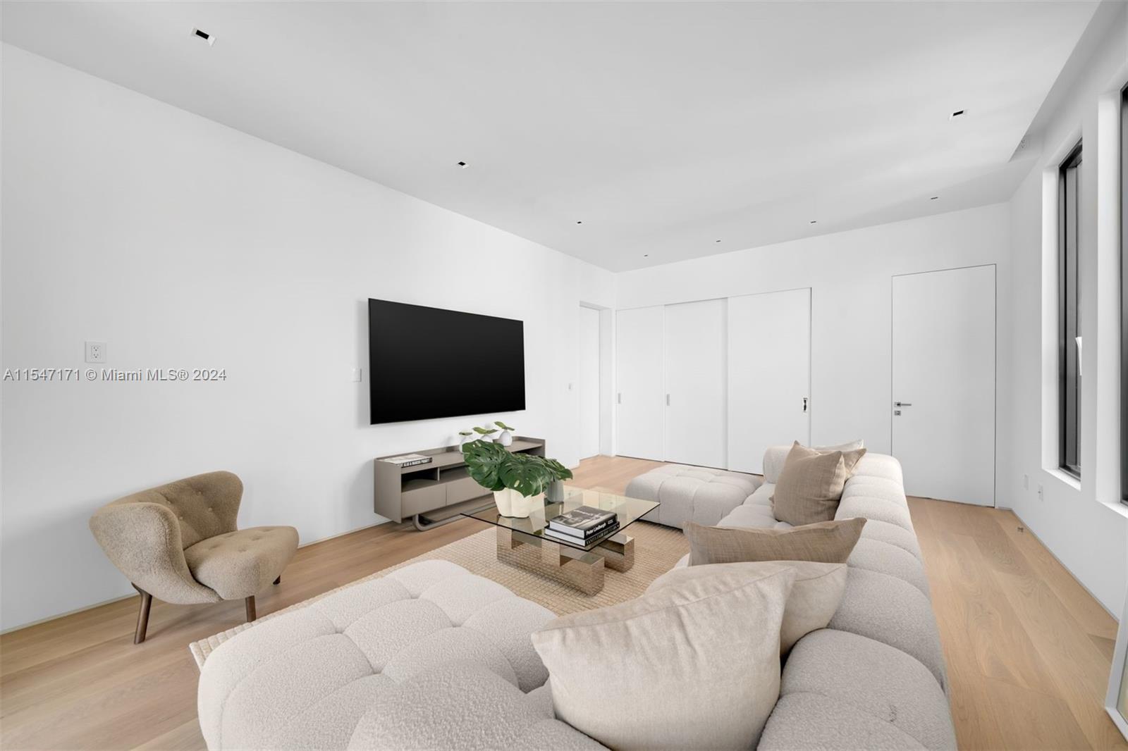 1800 Daytonia Rd, Miami Beach, Florida 33141, 7 Bedrooms Bedrooms, ,7 BathroomsBathrooms,Residential,For Sale,1800 Daytonia Rd,A11547171