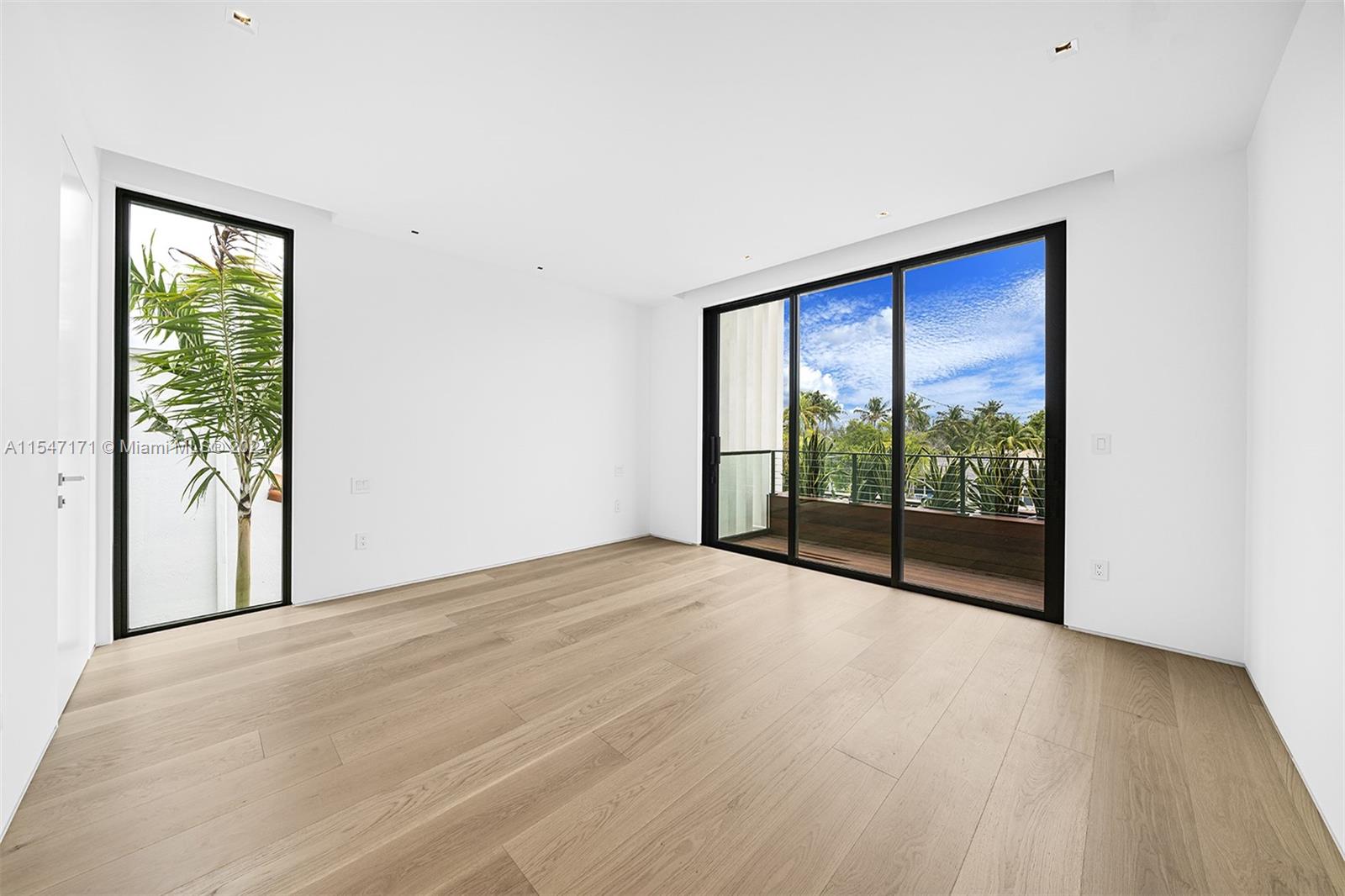 1800 Daytonia Rd, Miami Beach, Florida 33141, 7 Bedrooms Bedrooms, ,7 BathroomsBathrooms,Residential,For Sale,1800 Daytonia Rd,A11547171