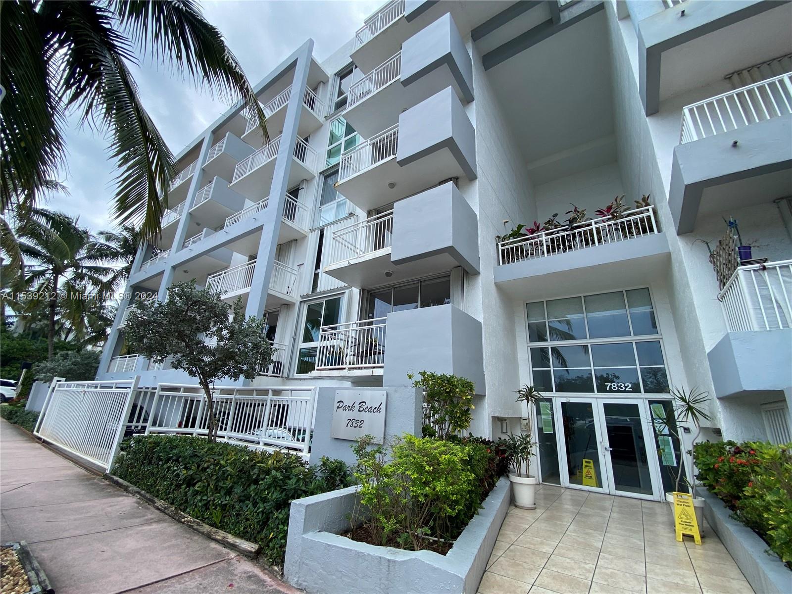 7832 Collins Ave 201, Miami Beach, Florida 33141, 2 Bedrooms Bedrooms, ,2 BathroomsBathrooms,Residentiallease,For Rent,7832 Collins Ave 201,A11539212