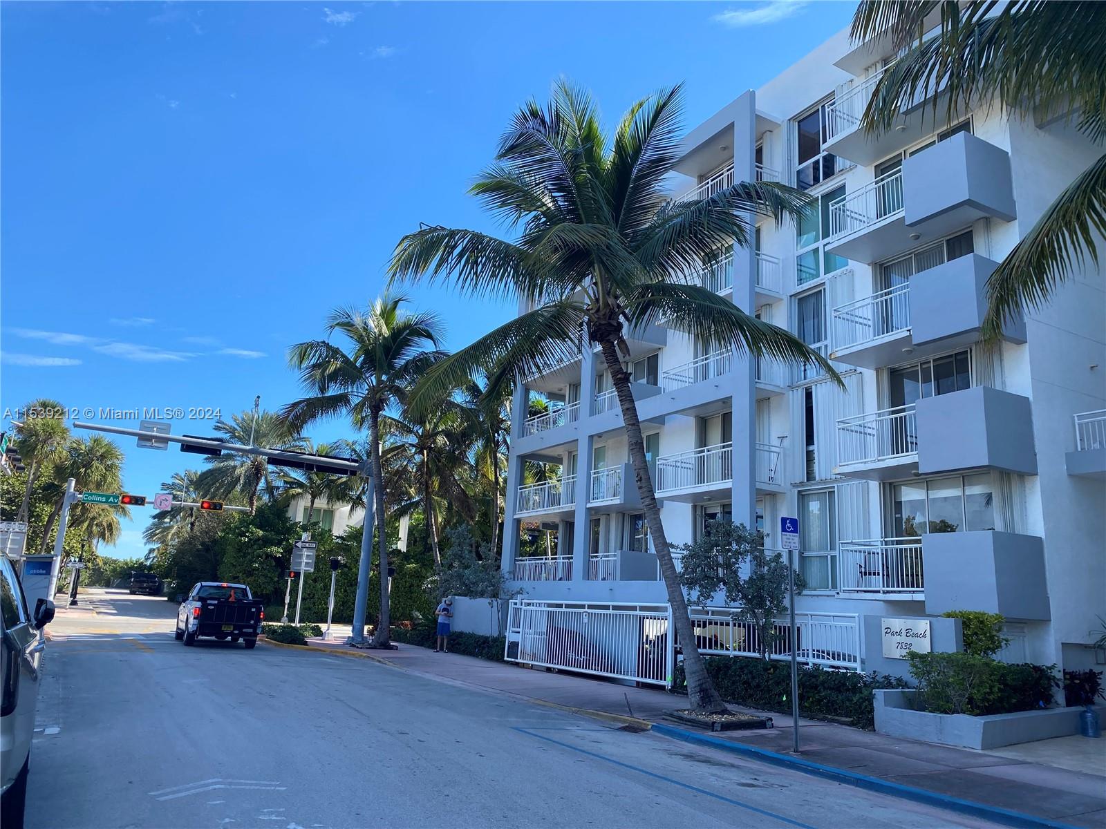7832 Collins Ave 201, Miami Beach, Florida 33141, 2 Bedrooms Bedrooms, ,2 BathroomsBathrooms,Residentiallease,For Rent,7832 Collins Ave 201,A11539212