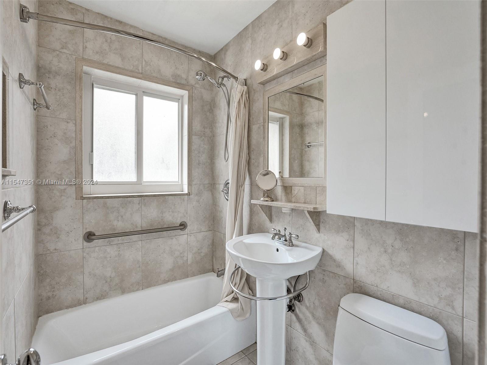 1806 20th St, Fort Lauderdale, FL, 33305 United States, 2 Bedrooms Bedrooms, ,2 BathroomsBathrooms,Residential,For Sale,20th St,A11547351