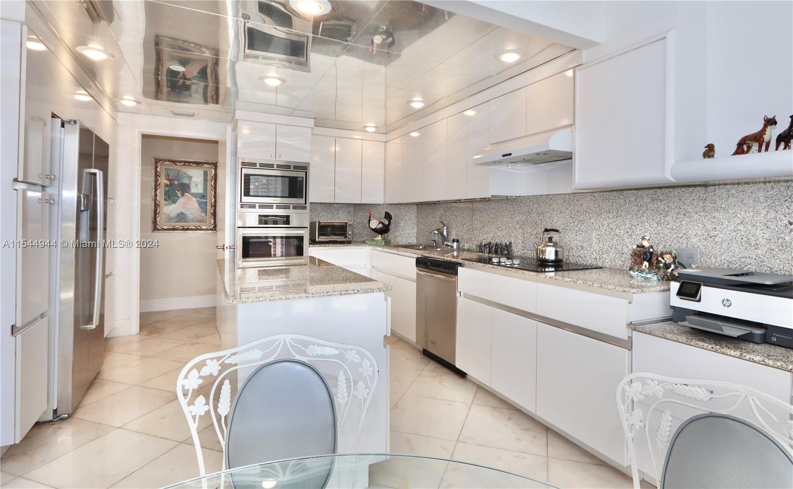 3000 Island Blvd, Aventura, FL, 33160 United States, 3 Bedrooms Bedrooms, ,3 BathroomsBathrooms,Residential,For Sale,Island Blvd,A11544944