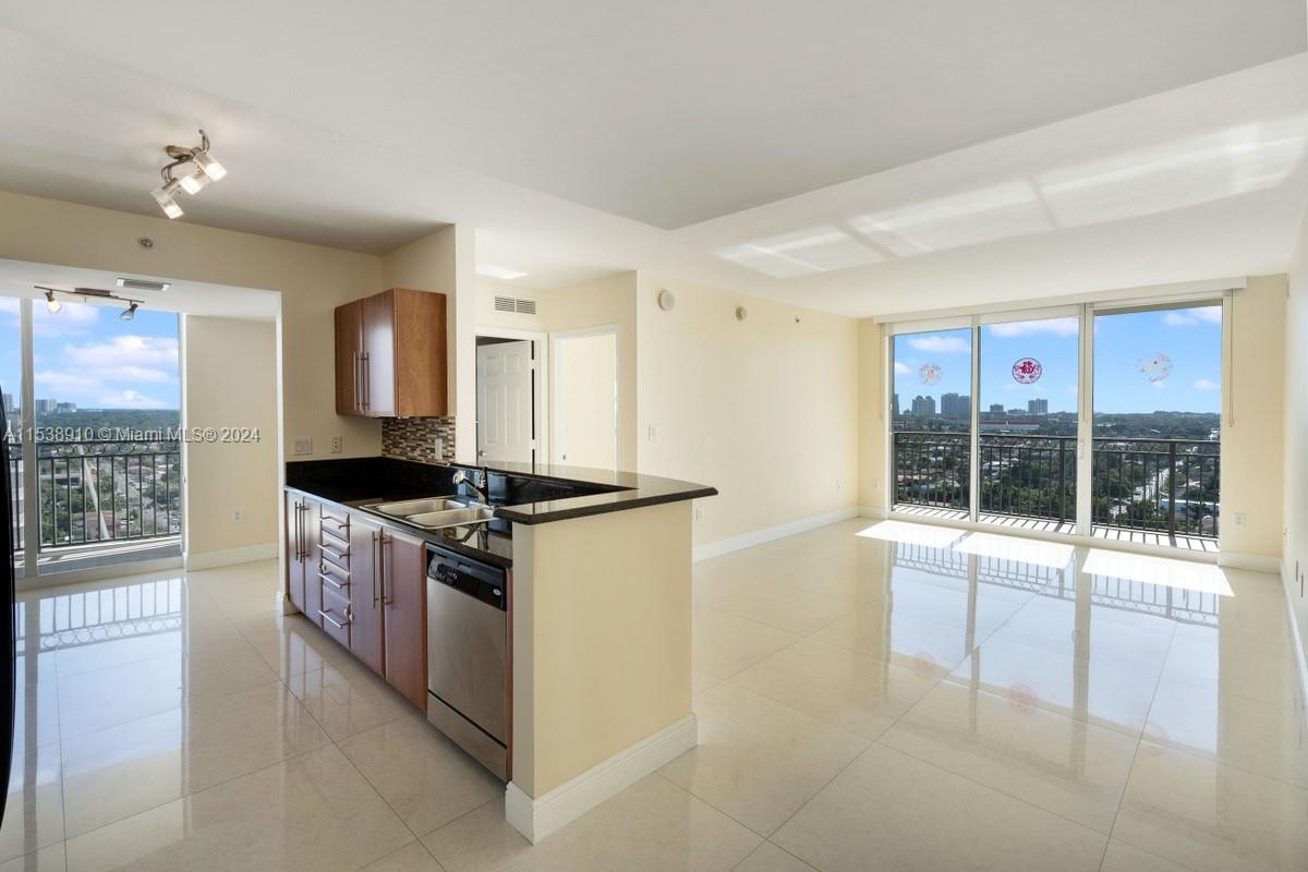 3232 SW 22nd St 1701, Miami, Florida 33145, 3 Bedrooms Bedrooms, ,3 BathroomsBathrooms,Residentiallease,For Rent,3232 SW 22nd St 1701,A11538910