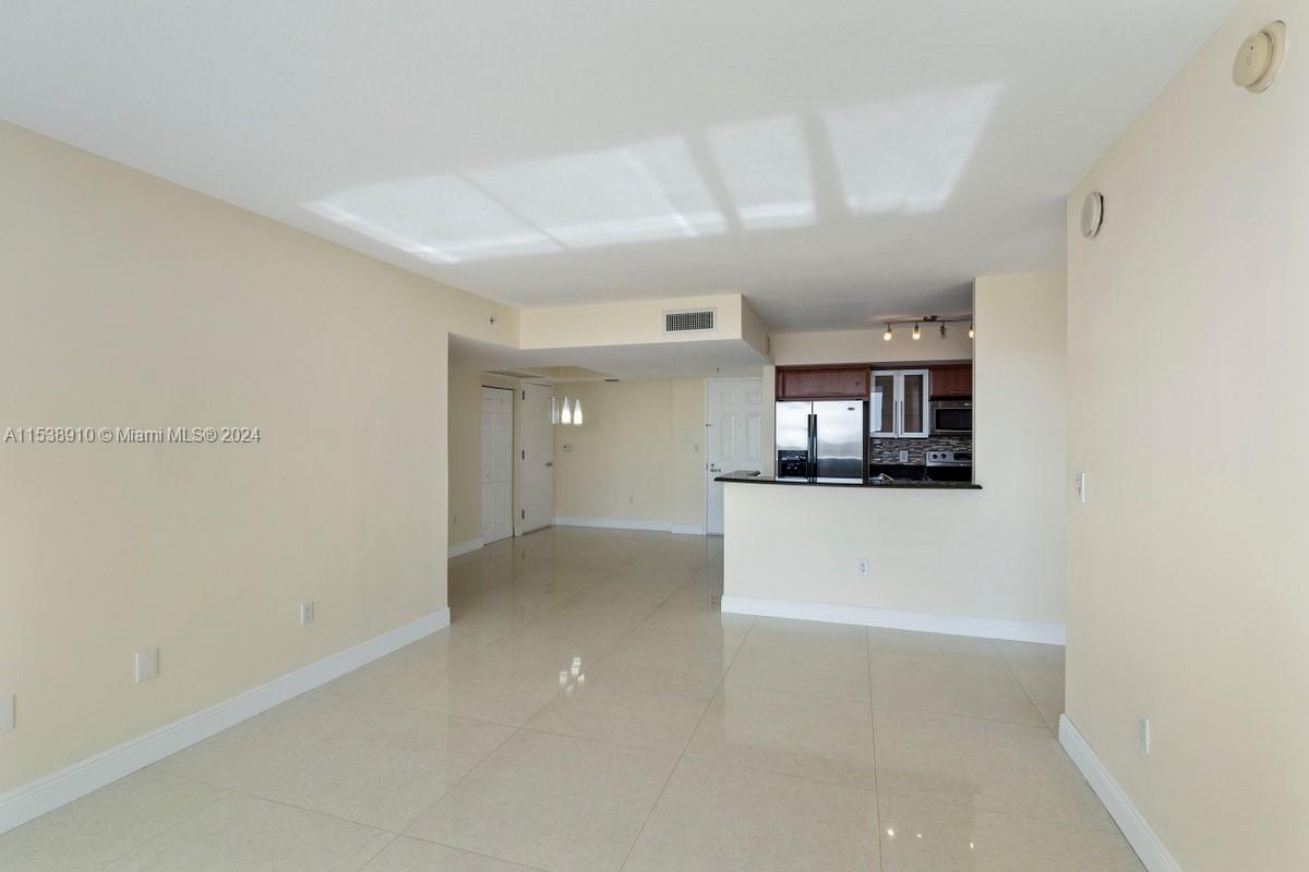 3232 SW 22nd St 1701, Miami, Florida 33145, 3 Bedrooms Bedrooms, ,3 BathroomsBathrooms,Residentiallease,For Rent,3232 SW 22nd St 1701,A11538910