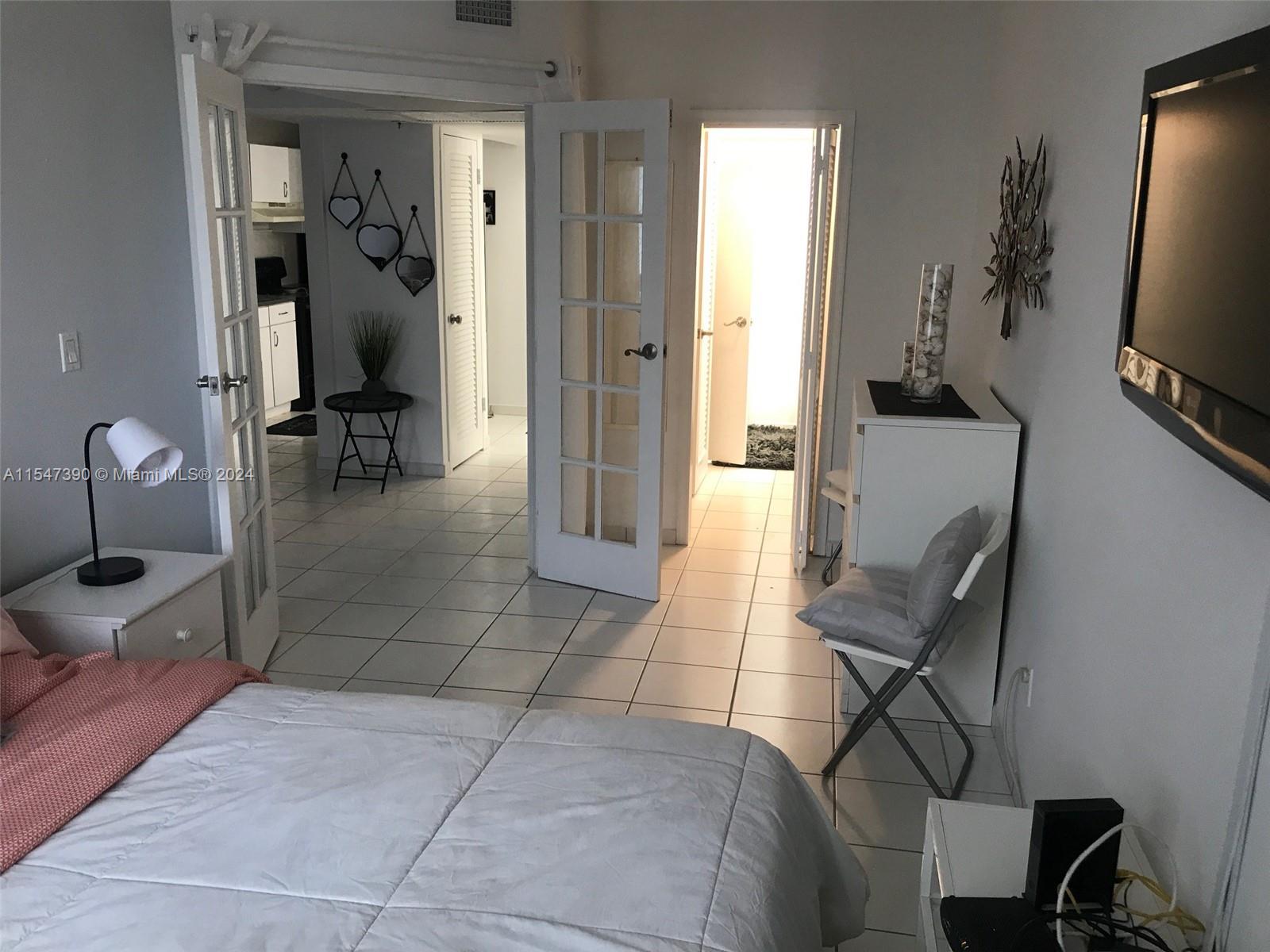 100 Lincoln Rd 1126, Miami Beach, Florida 33139, 1 Bedroom Bedrooms, ,1 BathroomBathrooms,Residential,For Sale,100 Lincoln Rd 1126,A11547390