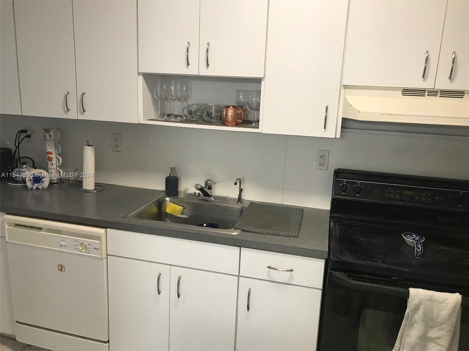 100 Lincoln Rd 1126, Miami Beach, Florida 33139, 1 Bedroom Bedrooms, ,1 BathroomBathrooms,Residential,For Sale,100 Lincoln Rd 1126,A11547390