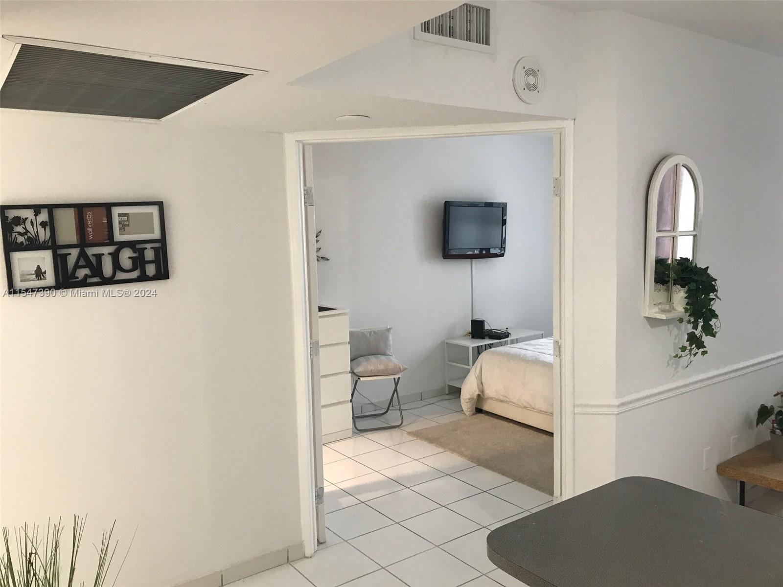 100 Lincoln Rd 1126, Miami Beach, Florida 33139, 1 Bedroom Bedrooms, ,1 BathroomBathrooms,Residential,For Sale,100 Lincoln Rd 1126,A11547390