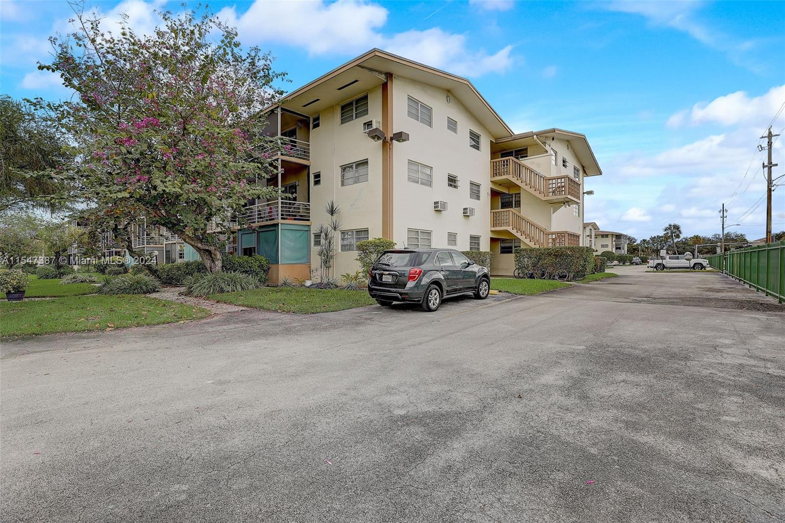 16801 NE 13th Ave 108, Miami, Florida 33162, 1 Bedroom Bedrooms, ,1 BathroomBathrooms,Residential,For Sale,16801 NE 13th Ave 108,A11547387