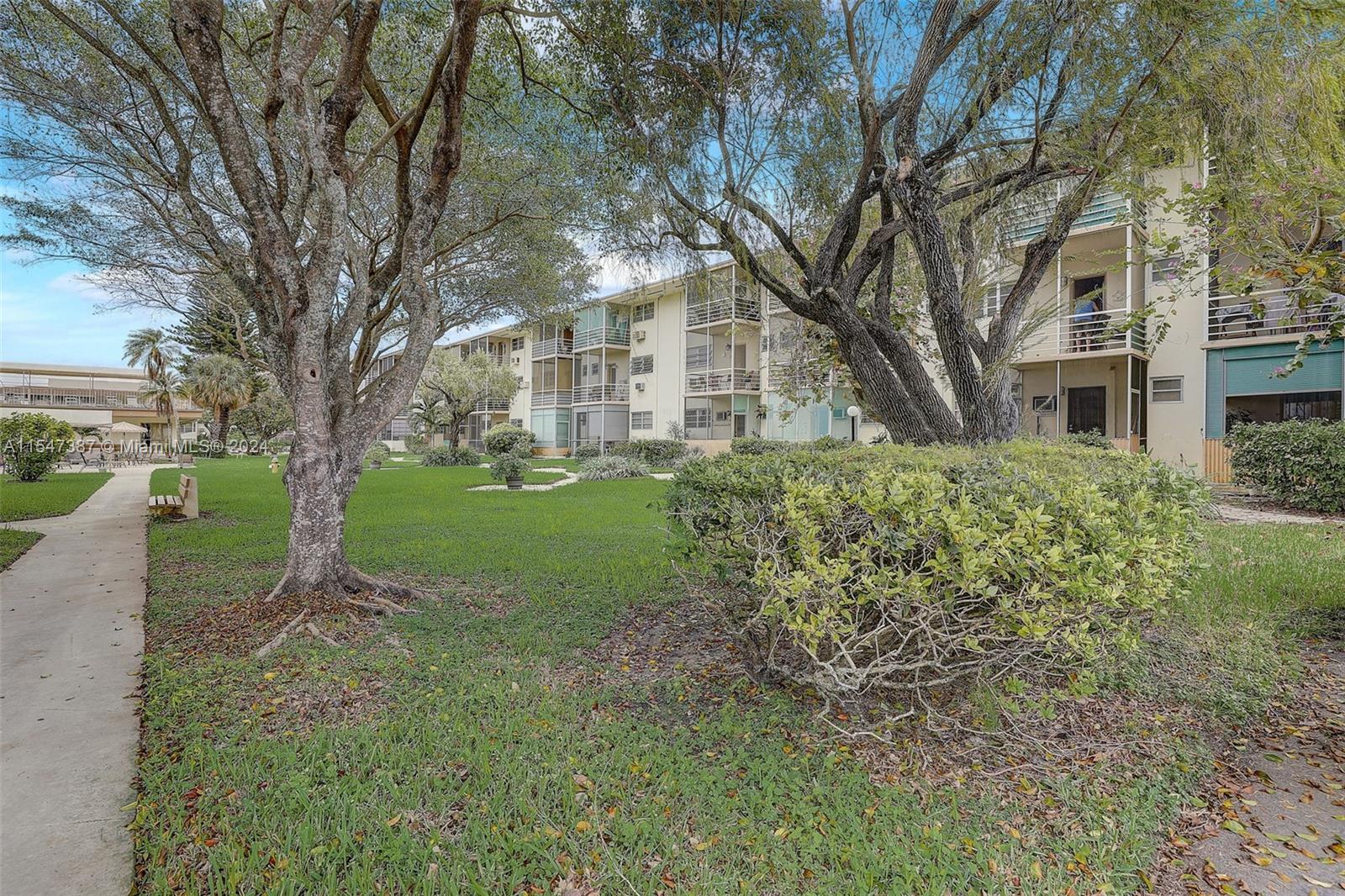 16801 NE 13th Ave 108, Miami, Florida 33162, 1 Bedroom Bedrooms, ,1 BathroomBathrooms,Residential,For Sale,16801 NE 13th Ave 108,A11547387