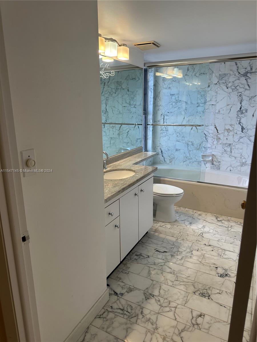 2000 Towerside Ter 1508, Miami, Florida 33138, 1 Bedroom Bedrooms, ,1 BathroomBathrooms,Residentiallease,For Rent,2000 Towerside Ter 1508,A11547145