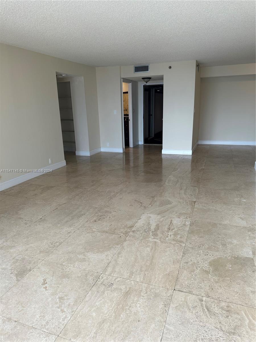 2000 Towerside Ter 1508, Miami, Florida 33138, 1 Bedroom Bedrooms, ,1 BathroomBathrooms,Residentiallease,For Rent,2000 Towerside Ter 1508,A11547145
