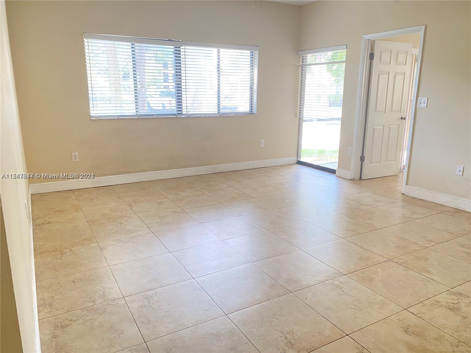 2445 SW 18th Ter 401, Fort Lauderdale, Florida 33315, 1 Bedroom Bedrooms, ,1 BathroomBathrooms,Residentiallease,For Rent,2445 SW 18th Ter 401,A11547347