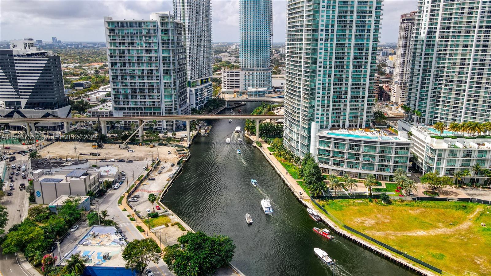 31 SE 6th St 1102, Miami, Florida 33131, 2 Bedrooms Bedrooms, ,2 BathroomsBathrooms,Residential,For Sale,31 SE 6th St 1102,A11543736