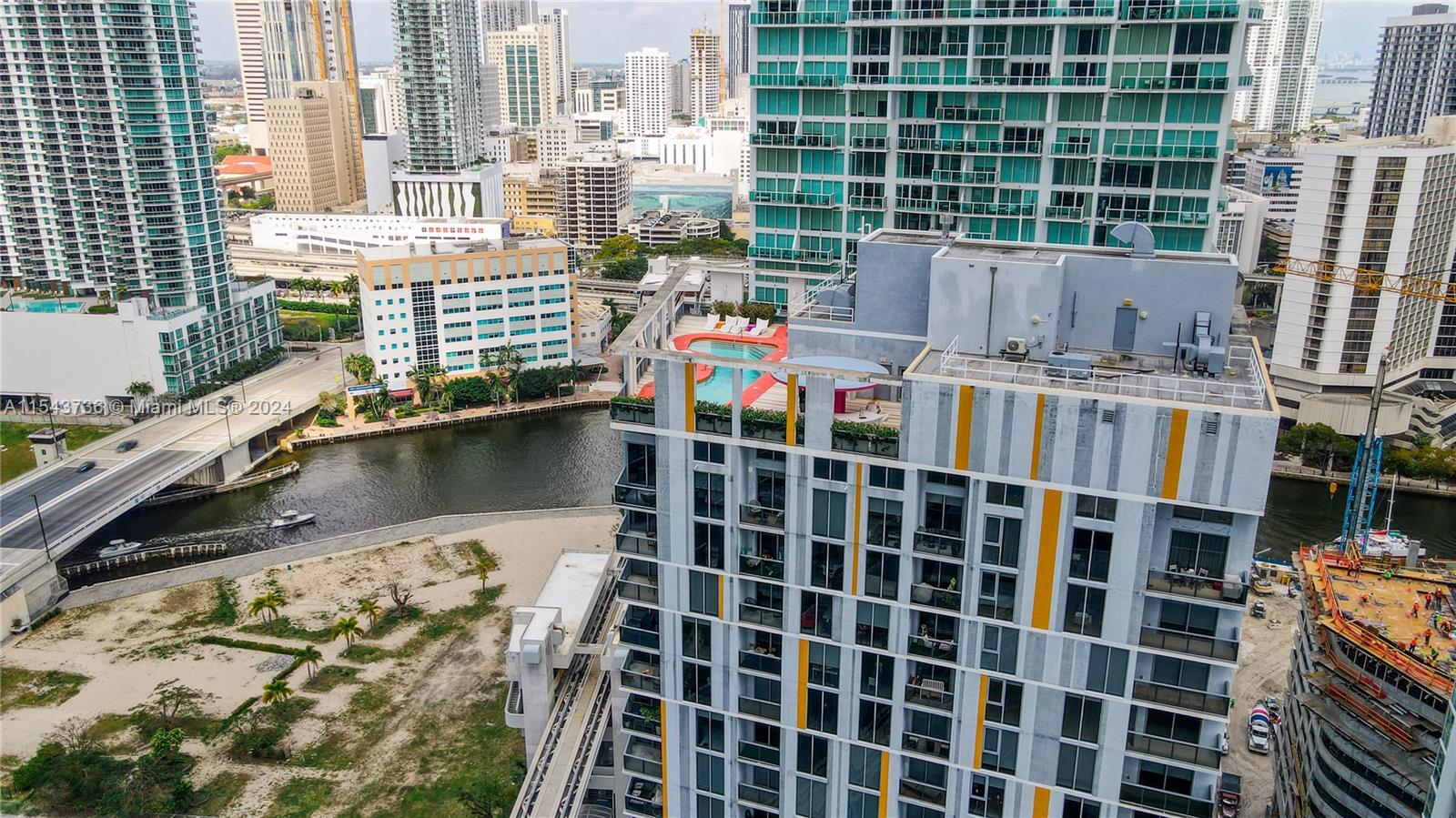 31 SE 6th St 1102, Miami, Florida 33131, 2 Bedrooms Bedrooms, ,2 BathroomsBathrooms,Residential,For Sale,31 SE 6th St 1102,A11543736