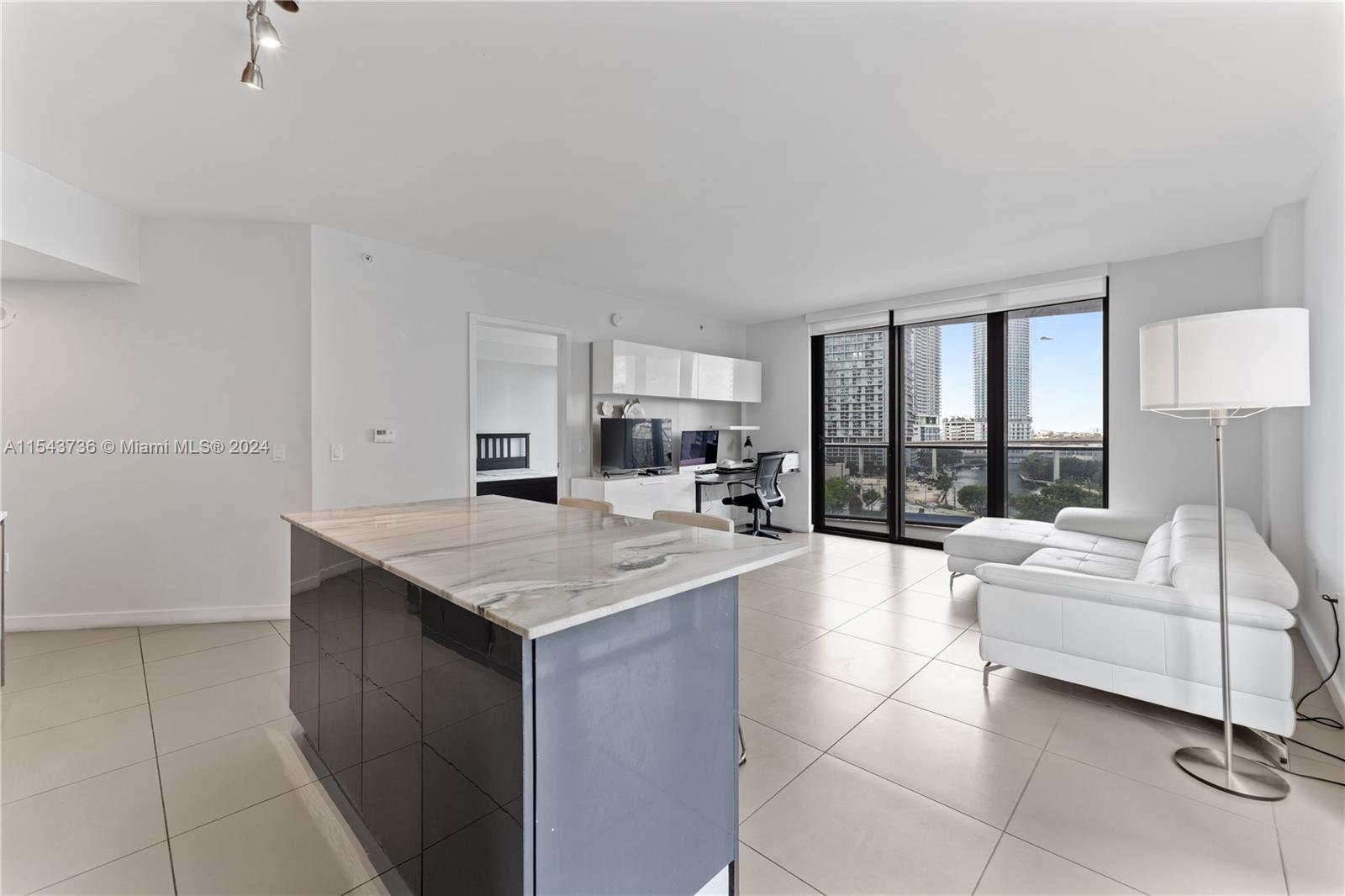 31 SE 6th St 1102, Miami, Florida 33131, 2 Bedrooms Bedrooms, ,2 BathroomsBathrooms,Residential,For Sale,31 SE 6th St 1102,A11543736