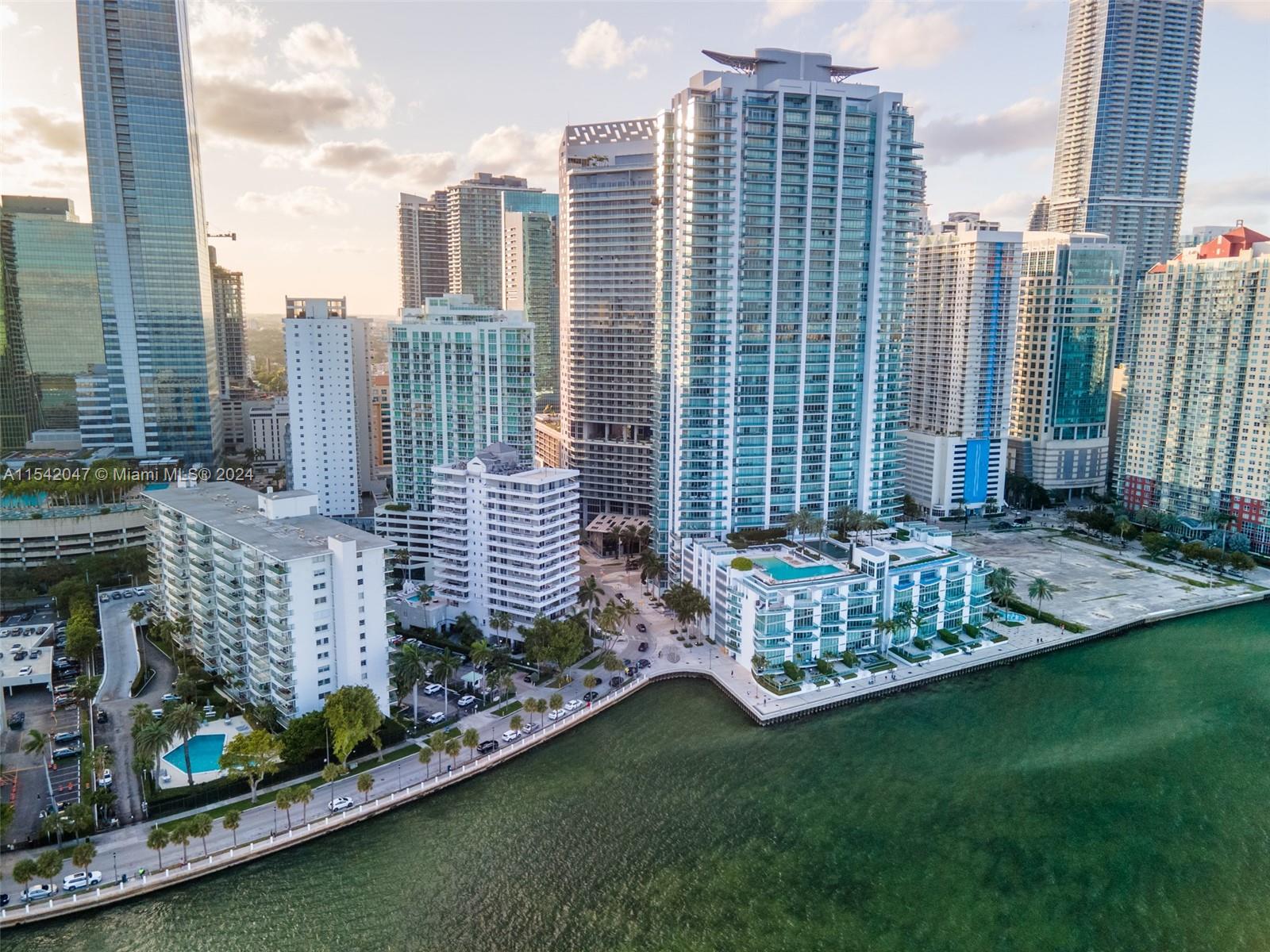 170 SE 14th St 2204, Miami, Florida 33131, 2 Bedrooms Bedrooms, ,2 BathroomsBathrooms,Residentiallease,For Rent,170 SE 14th St 2204,A11542047