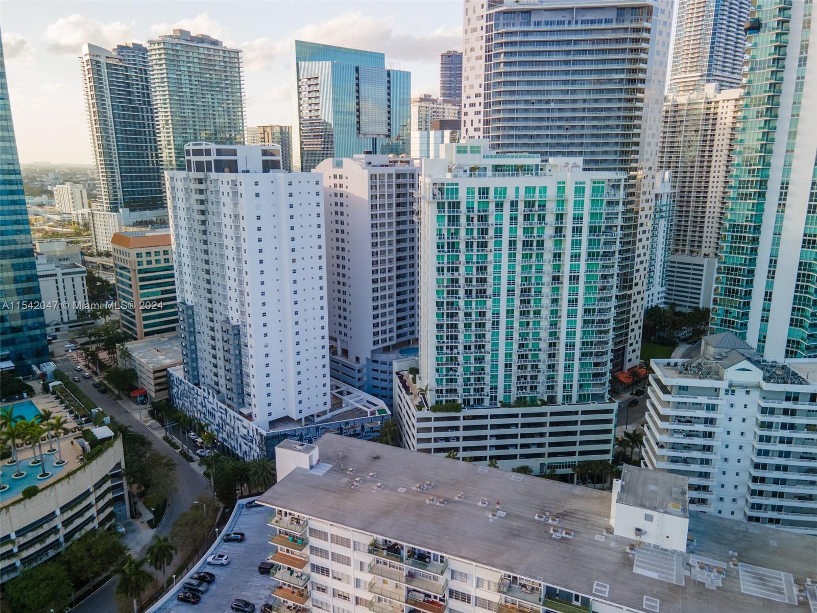 170 SE 14th St 2204, Miami, Florida 33131, 2 Bedrooms Bedrooms, ,2 BathroomsBathrooms,Residentiallease,For Rent,170 SE 14th St 2204,A11542047