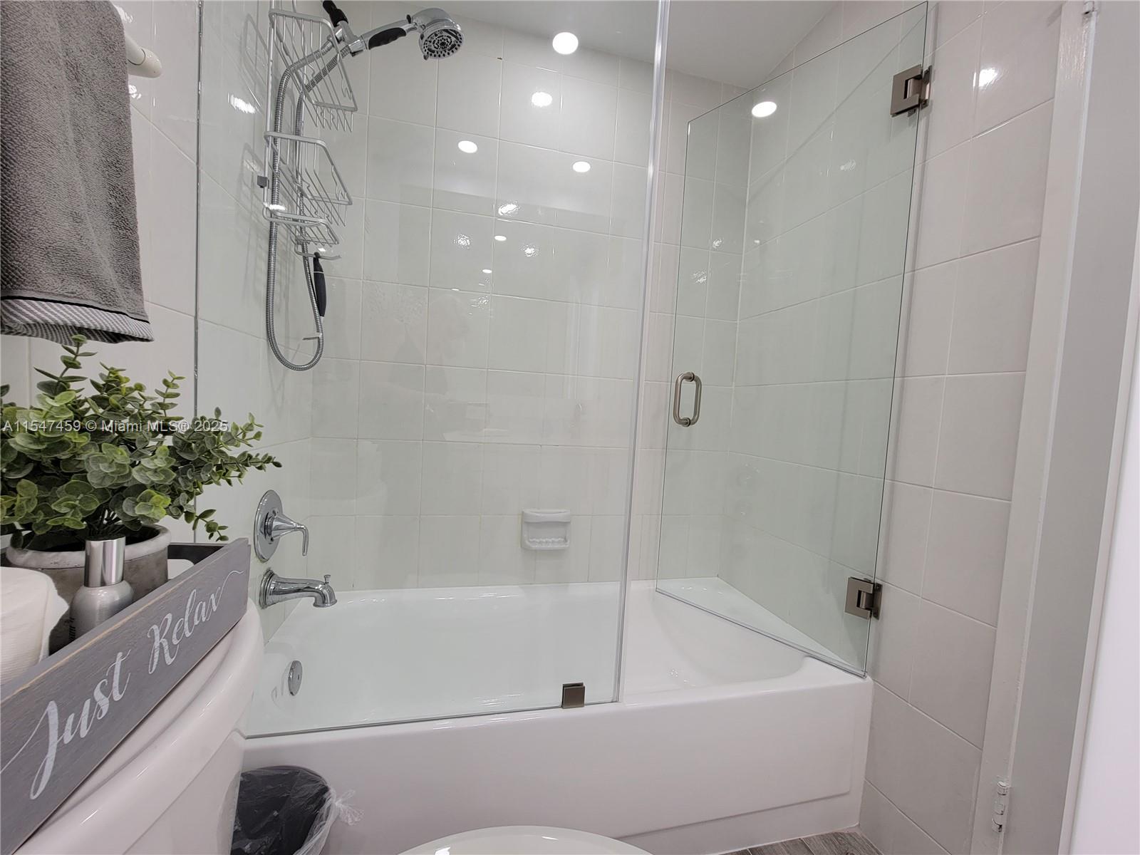 3505 S Ocean Dr 1203, Hollywood, Florida 33019, 2 Bedrooms Bedrooms, ,1 BathroomBathrooms,Residential,For Sale,3505 S Ocean Dr 1203,A11547459