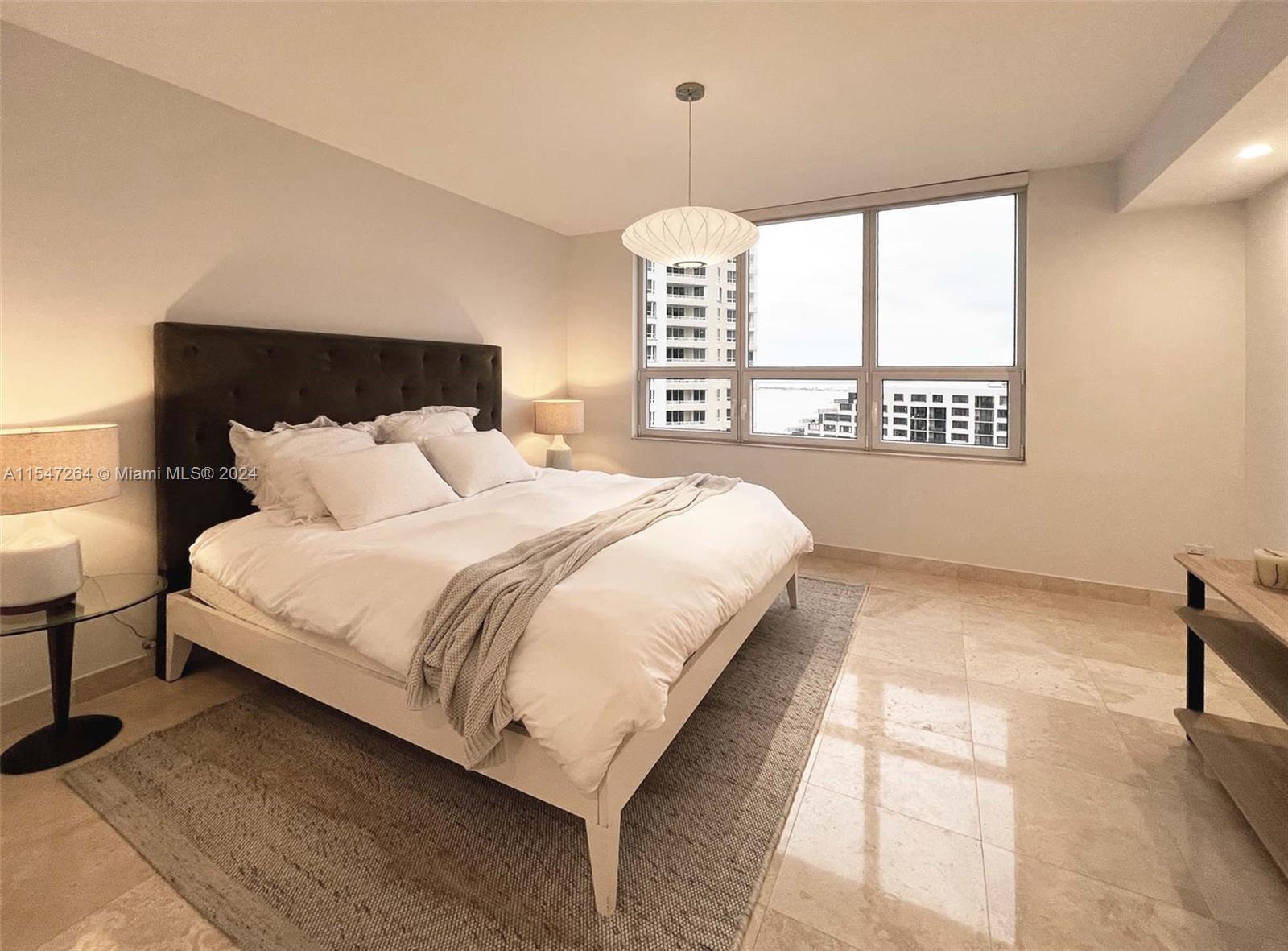 848 Brickell Key Dr 1803, Miami, Florida 33131, 1 Bedroom Bedrooms, ,1 BathroomBathrooms,Residential,For Sale,848 Brickell Key Dr 1803,A11547264