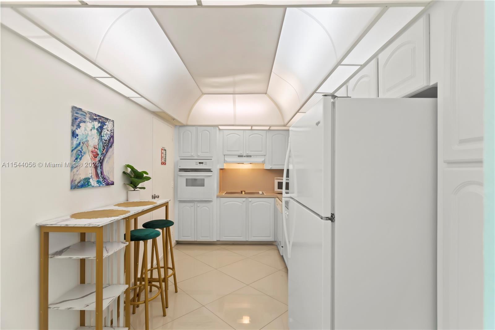 4001 S Ocean Dr 11K, Hollywood, Florida 33019, 1 Bedroom Bedrooms, ,1 BathroomBathrooms,Residentiallease,For Rent,4001 S Ocean Dr 11K,A11544056